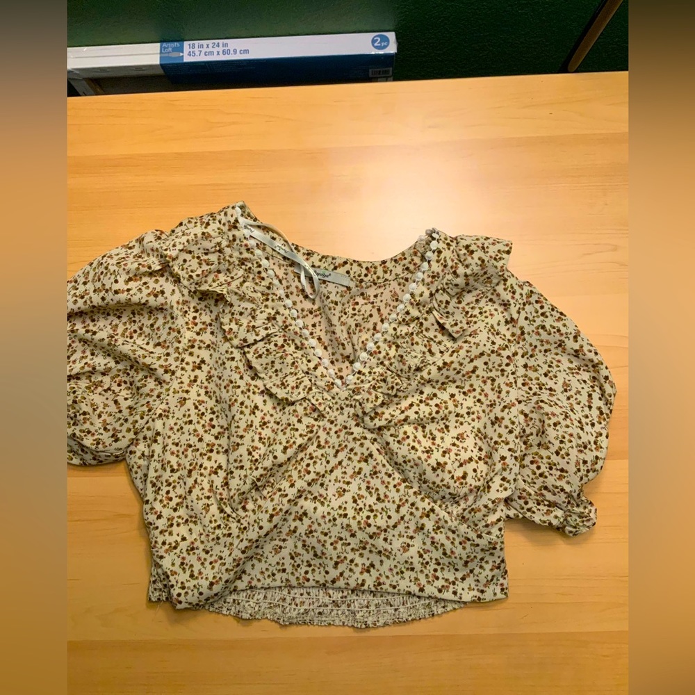Floral lace top